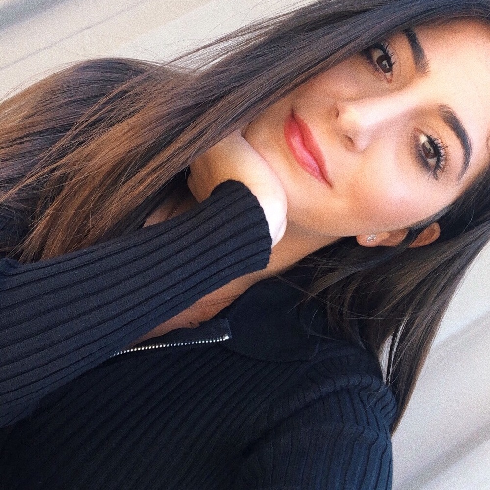 Meet your Posher, Kiana